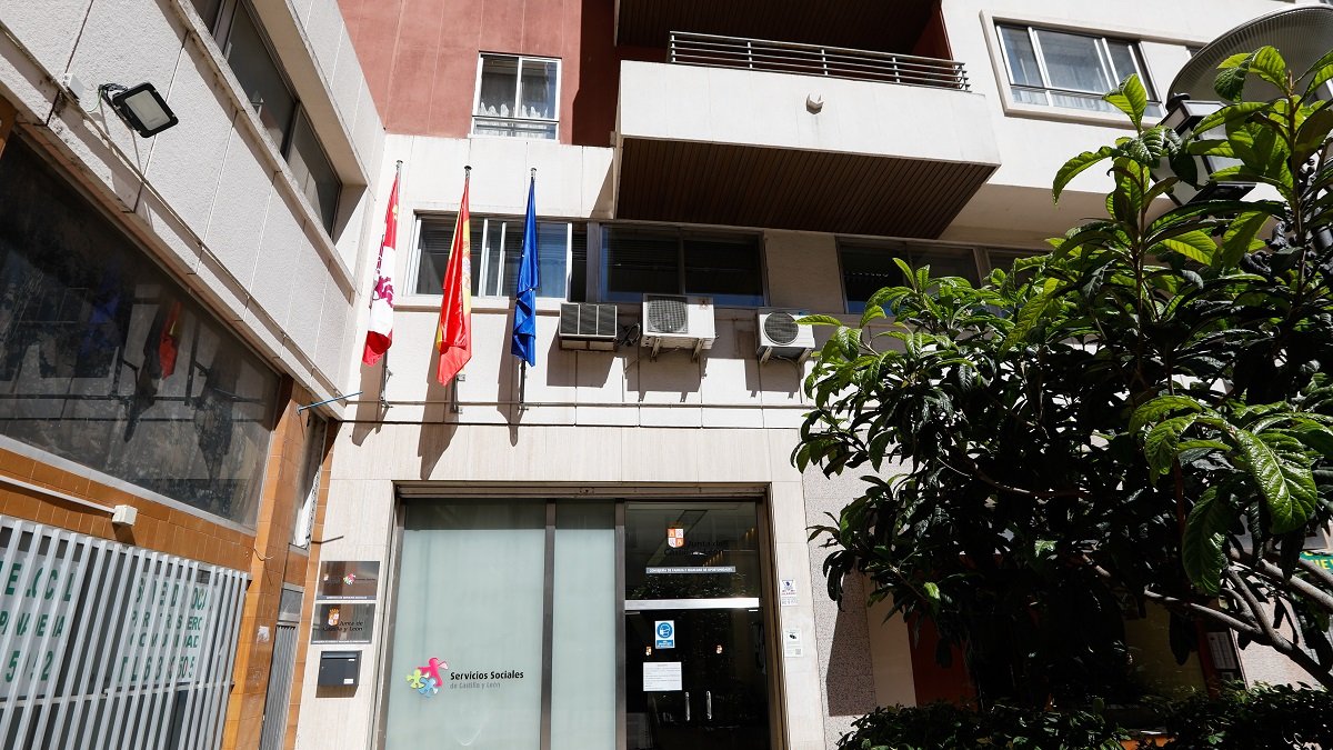 Oficinas de la gerencia de Servicios Sociales en Valladolid. / J.M. Lostau