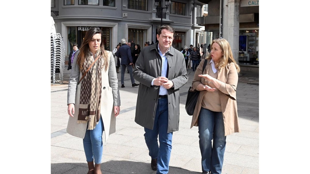 El presidente del PP de Castilla y León, Alfonso Fernández Mañueco, visita Burgos para apoyar la candidatura de Cristina Ayala al Ayuntamiento de la capital. - ICAL