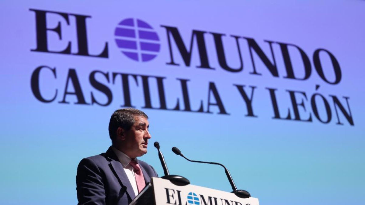 El director de El Mundo de Castilla y León, Pablo Lago, durante su discurso en la entrega de los premios La Posada. PHOTOGENIC