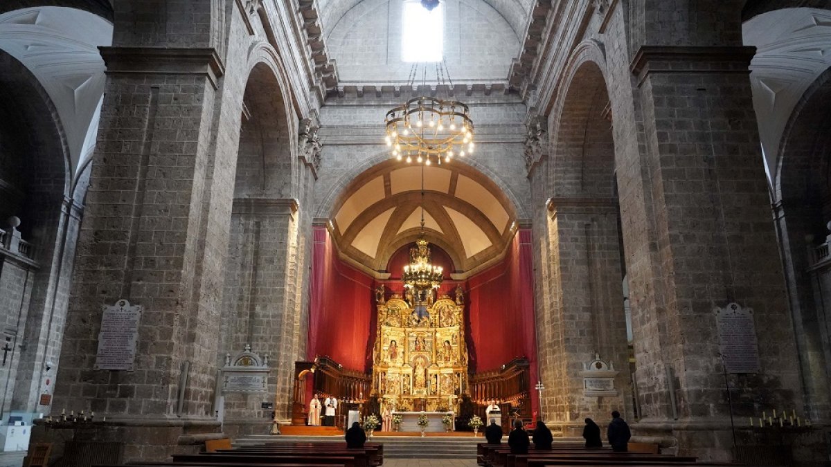 La catedral de Valladolid con las limitaciones de aforo. - E.M.