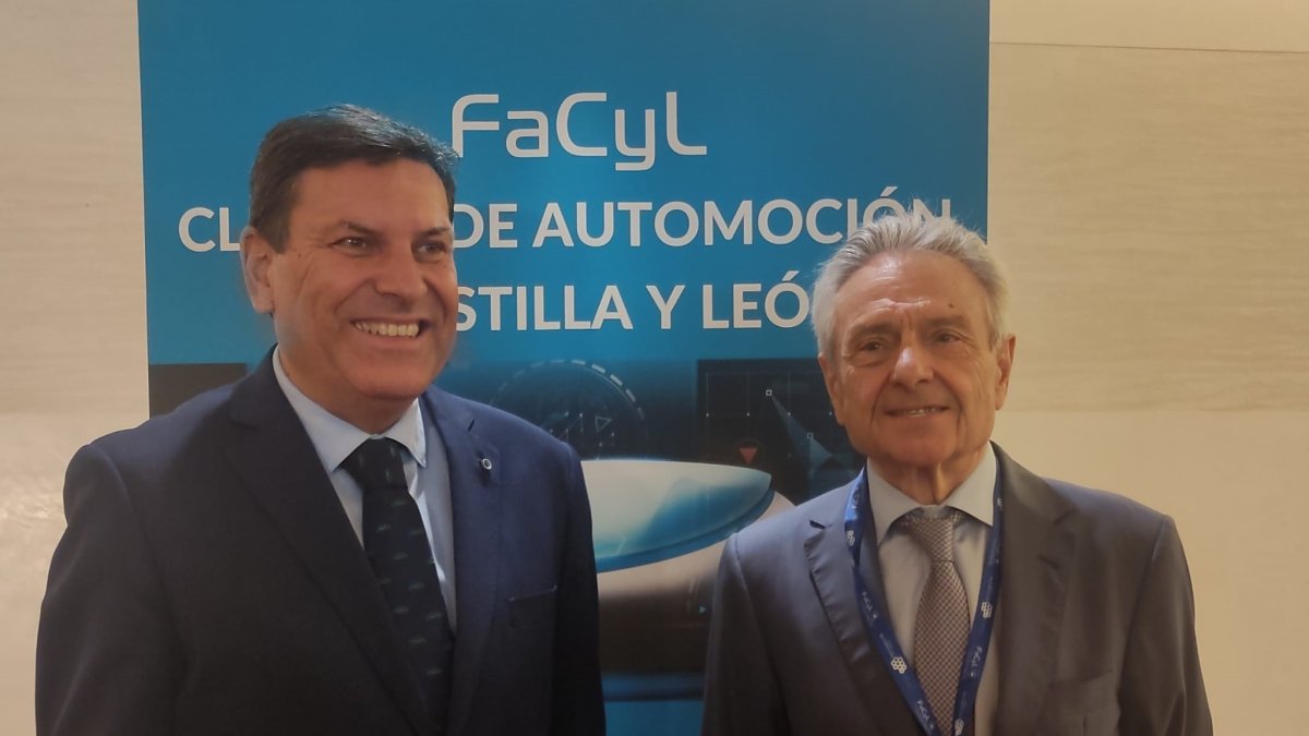 Félix Cano, presidente de FaCyL, y Carlos Fernández Carriedo, consejero de Economía y Hacienda. E.M.