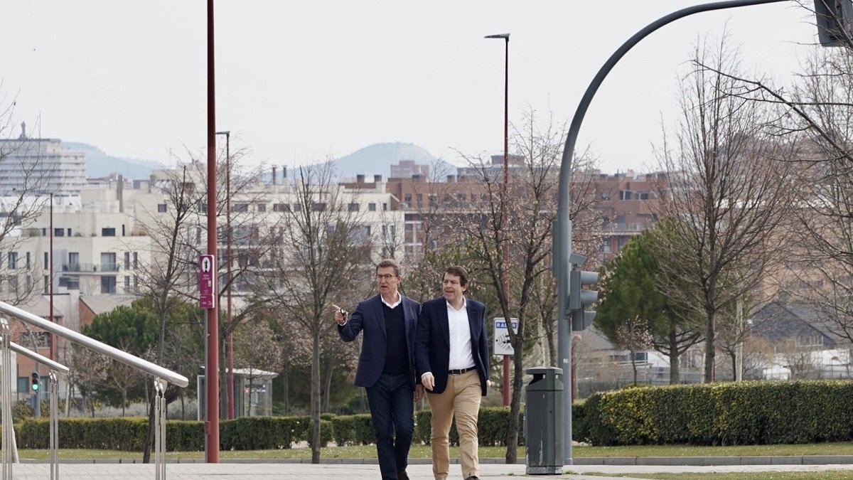 Alfonso Fernández Mañueco y Alberto Núñez Feijóo en Valladolid.- ICAL