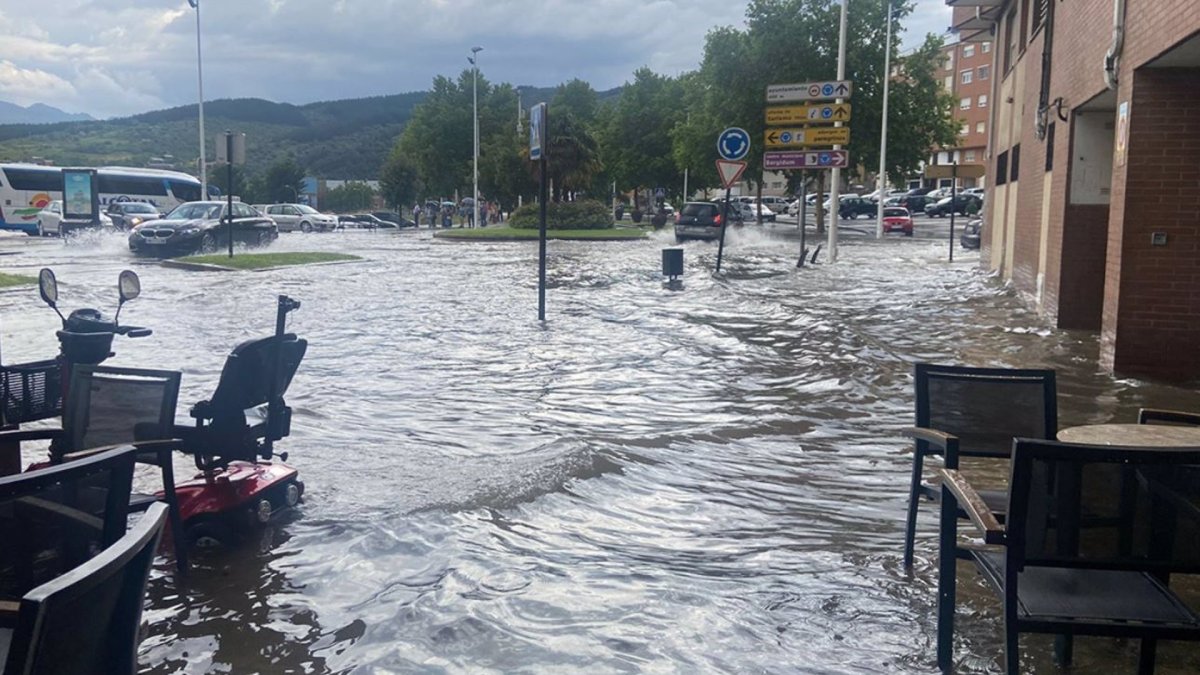 Inundaciones en Ponferrada este 11 de junio. EUROPA PRESS