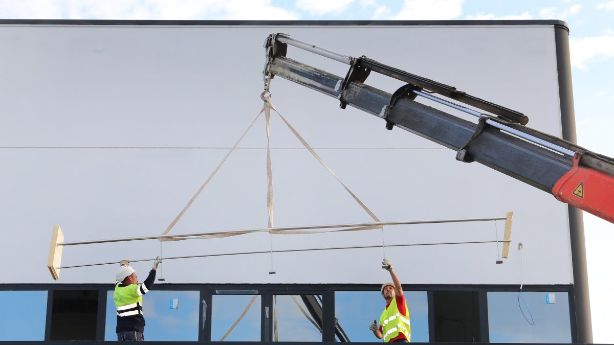 Obras de la nueva fábrica de Cascajares.- ICAL