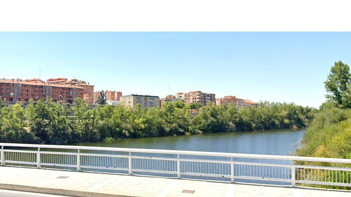 Río Tormes a su paso por Salamanca. GGL SW
