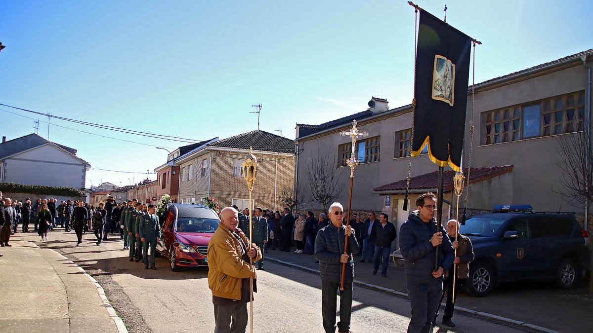 Funeral en Nogarejas (León) por el guardia civil asesinado David Pérez Carracedo. -ICAL.
