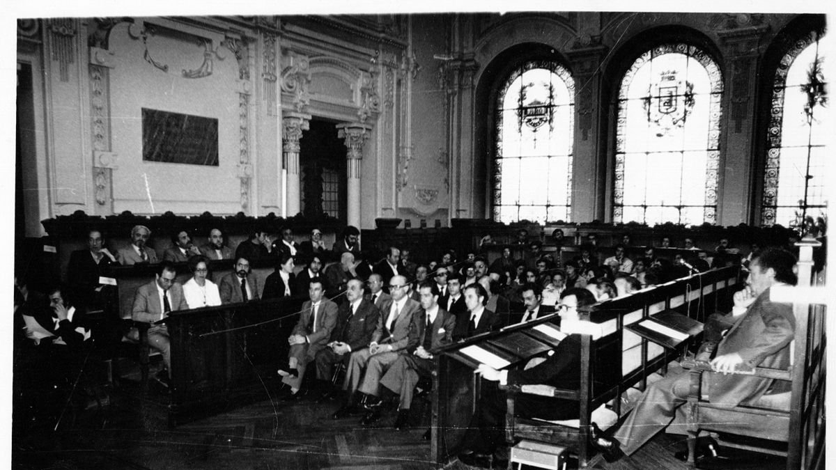 Reunión sobre el Estatuto autonómico en el Ayuntamiento de Valladolid en 1980 - ARCHIVO MUNICIPAL DE VALLADOLID