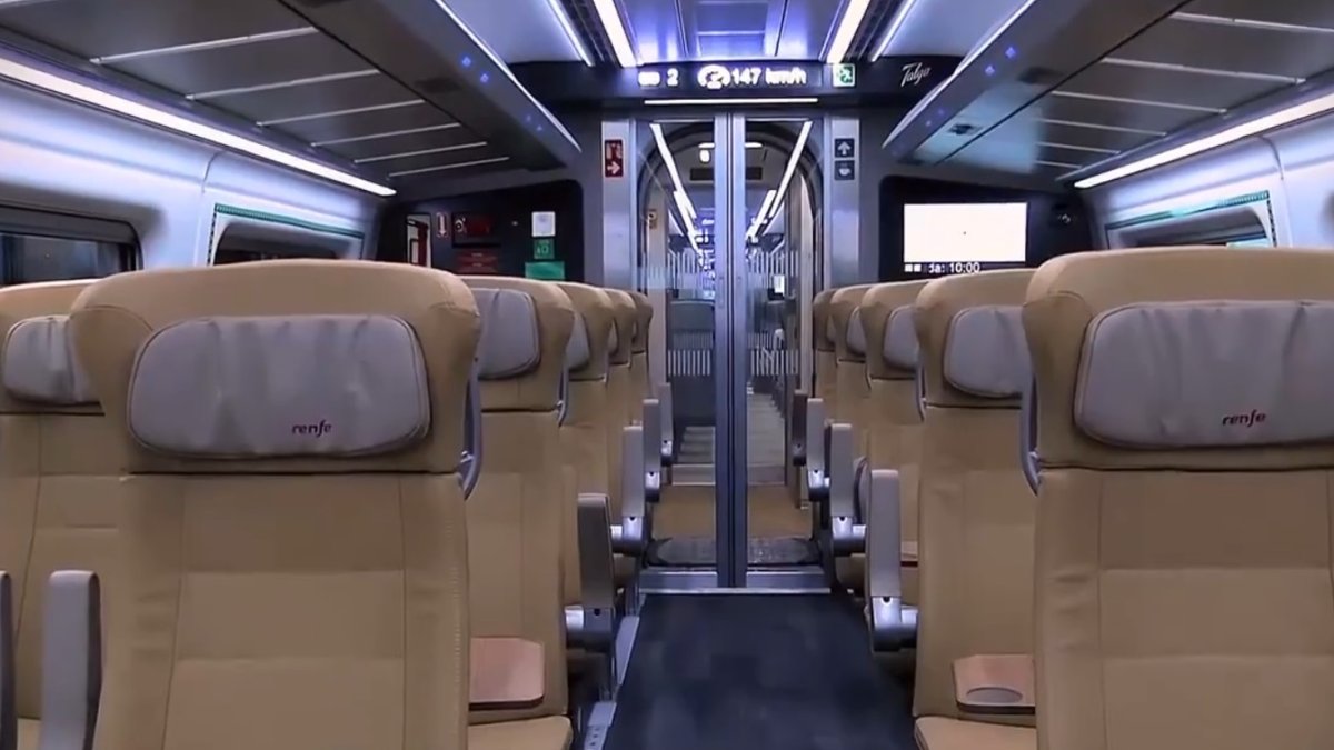Renfe anuncia una nueva oferta de billetes de AVE a Asturias y Galicia