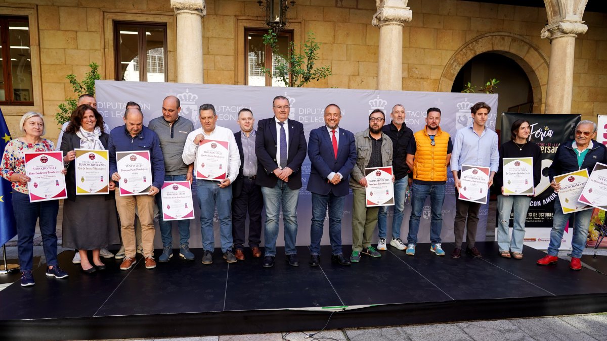 El presidente y el vicepresidente de la Diputación de León encabezan la entrega de los III Premios Pisado a los vinos de la DO El Bierzo y DO León