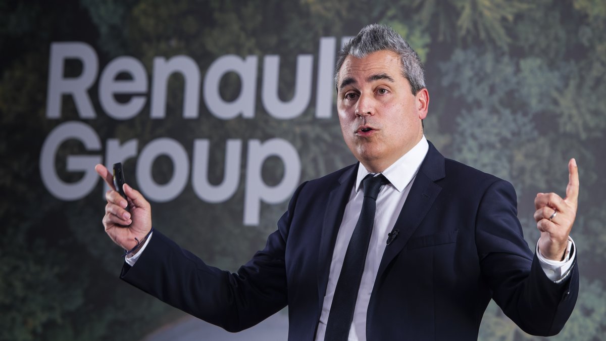 El presidente director general de Renault Iberia, Josep María Recasens, durante la charla por el Día Mundial del Medio Ambiente