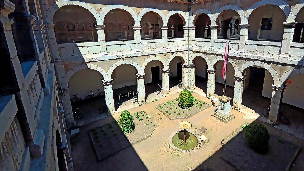 Interior del Colegio Mayor Santa Cruz, uno de los alojamientos que pueden elegir los estudiantes que acudan al Campus de Valladolid. WEB DEL COLEGIO MAYOR SANTA CRUZ