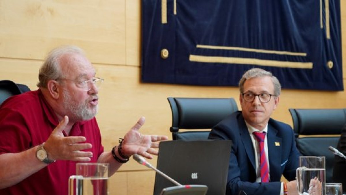 Bronca al inicio de la comisión de Industria en las Cortes de Castilla y León