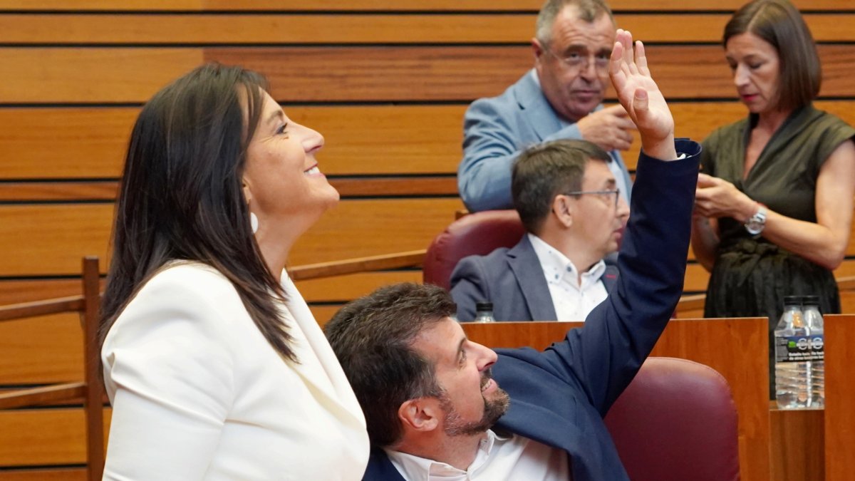 Ana Sánchez y Luis Tudanca, en una imagen de archivo en el Debate del Estado de la Comunidad.