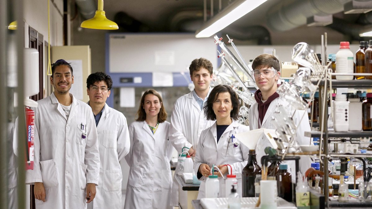 Equipo de investigación en las instalaciones de la Universidad de Salamanca.