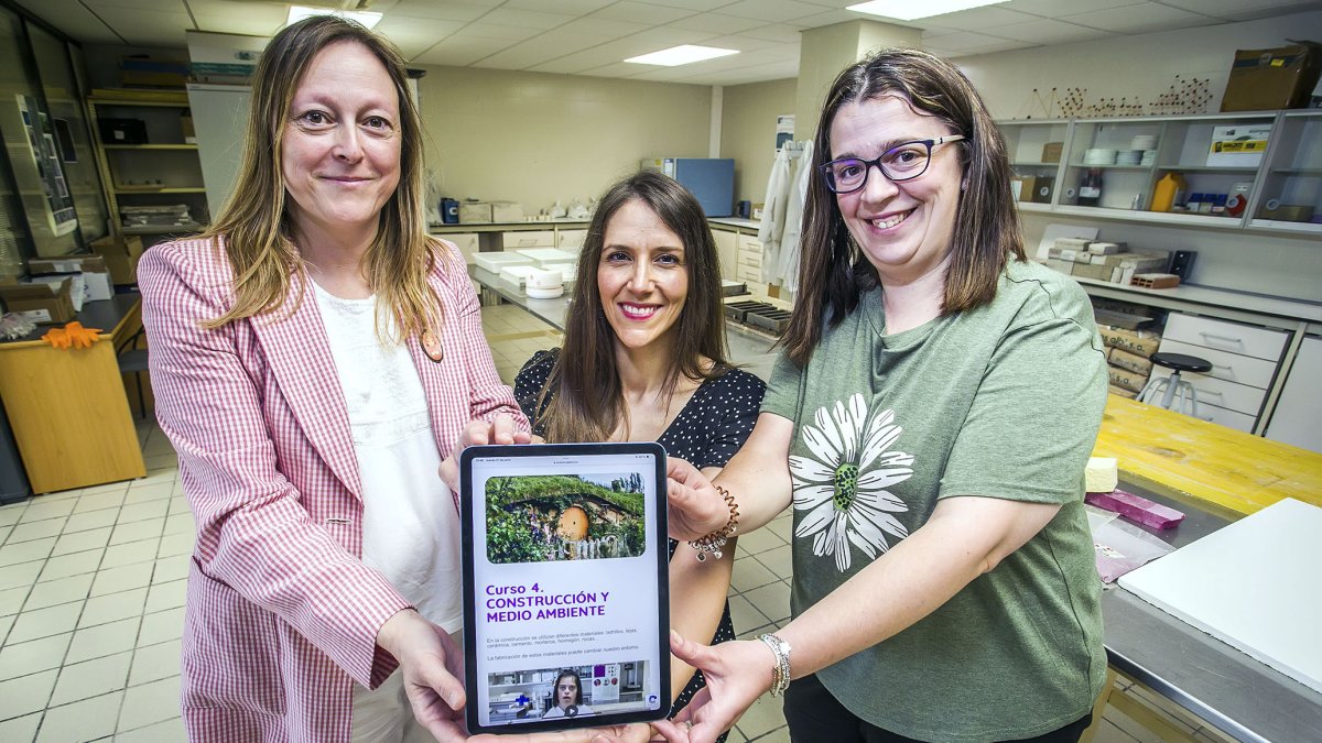 En el centro, Sara Gutiérrez González, coordina este proyecto desde sus inicios.