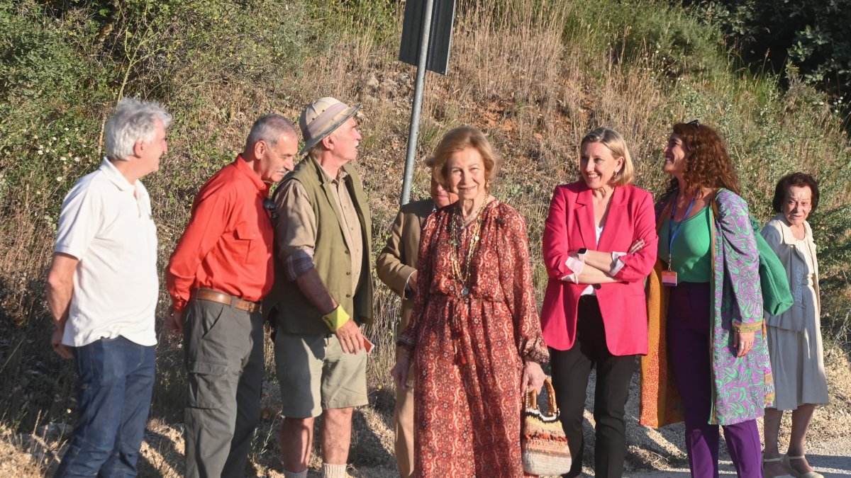 La reina emérita doña Sofía y la vicepresidenta de la Junta y consejera de Familia, Isabel Blanco, en el concierto de los 25 años de la Fundación Atapuerca