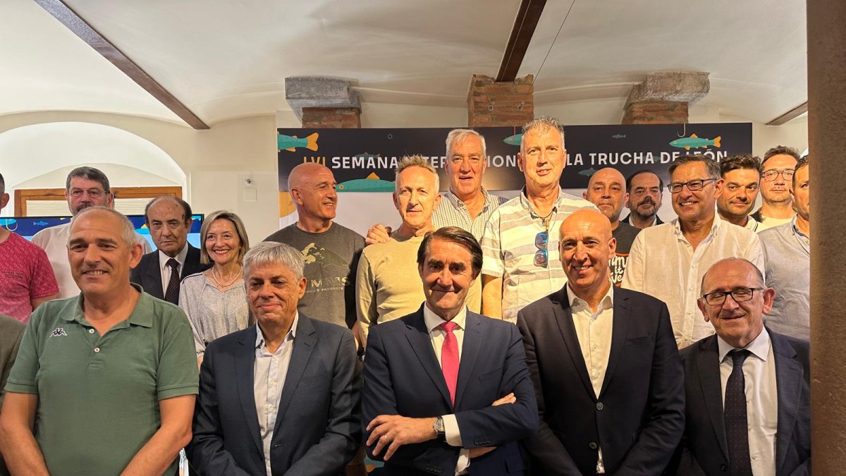 Participantes en la presentación de la Semana de la Trucha en León