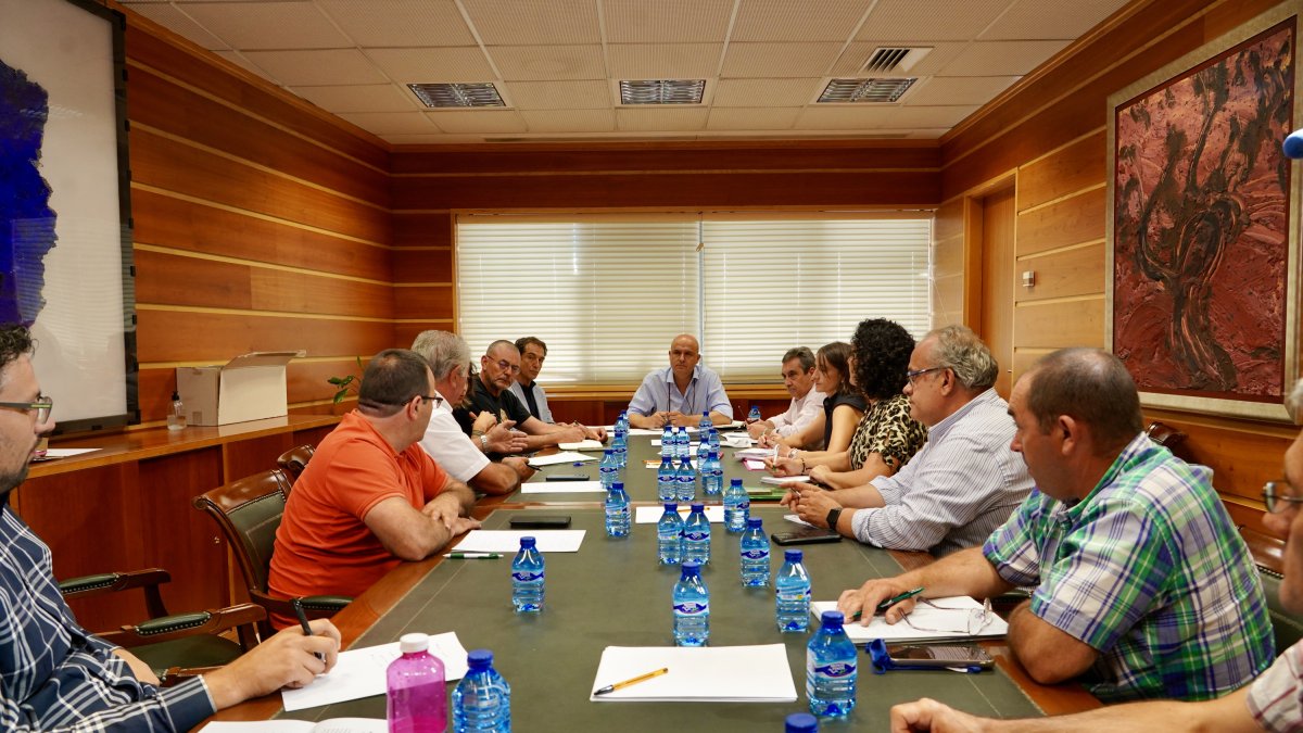 Reunión del  viceconsejero de Política Agraria Comunitaria y Desarrollo Rural, Jorge Llorente, con las organizaciones agrarias sobre las nuevas medidas.