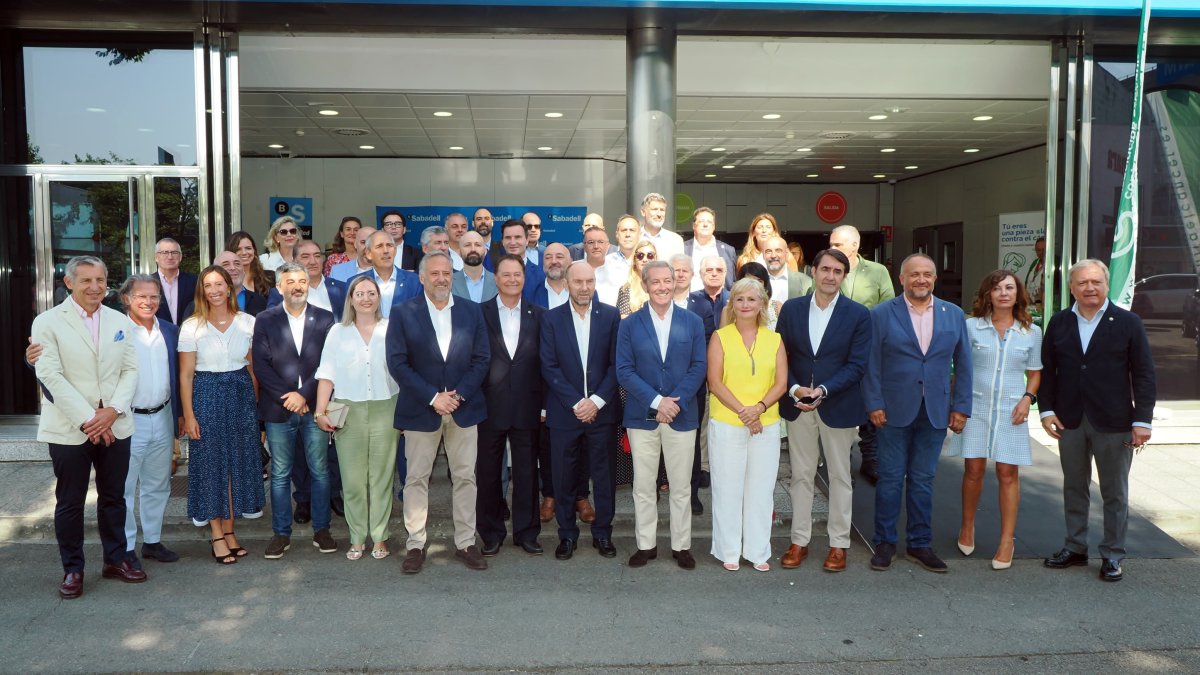 El presidente de las Cortes participa en la celebración del Día de León en la 67ª Feria Internacional de Muestras de Asturias