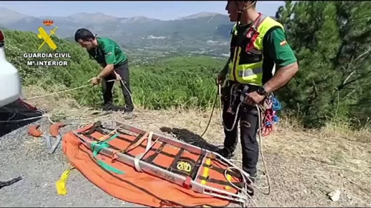 Rescate de un padre y su hija en Ávila tras un accidente de quad