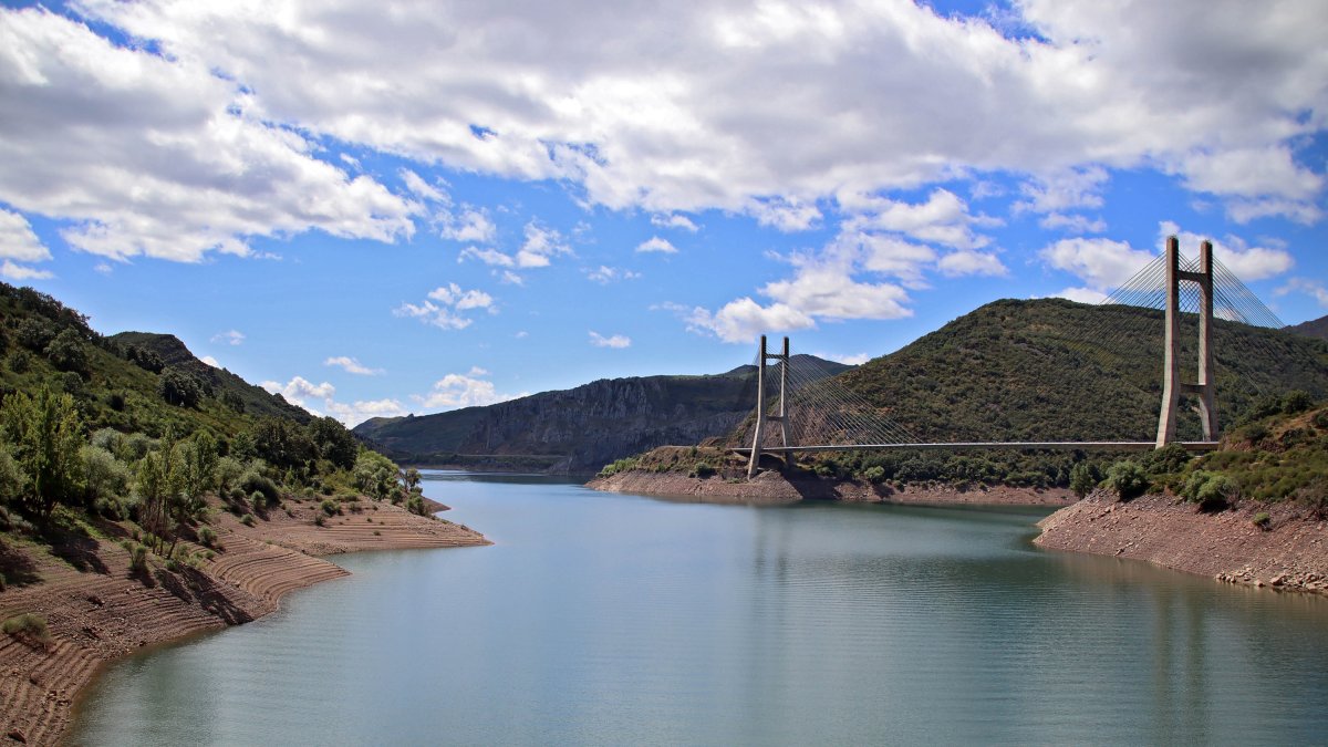 El embalse de Barrios de Luna, imagen de archivo