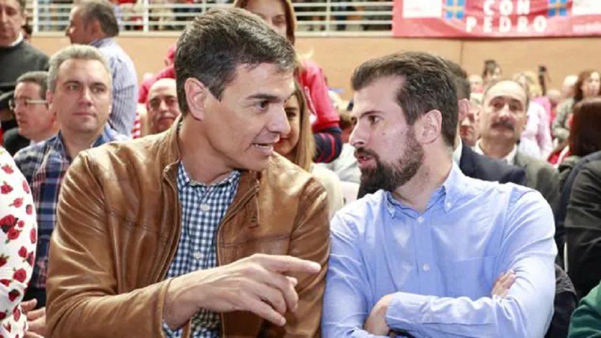 Pedro Sánchez y Luis Tudanca, en una imagen de archivo.