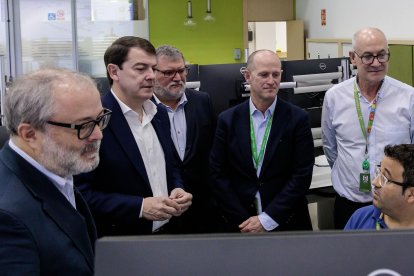 Mañueco visita el Centro de Operación Hidroeléctrico que Iberdrola tiene en la localidad salmantina de Carbajosa de la Sagrada.