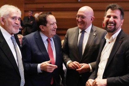 Demetrio Madrid, Juan José Lucas, Jesús Julio Carnero y Luis Tudanca, en los Premios Castilla y León