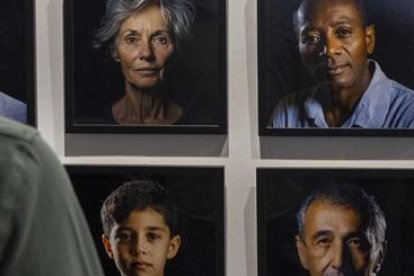 El Museo de Salamanca acoge la muestra 'La imagen promiscu@ (vol. 2)' que aborda temas políticos y sociales desde obras creadas con IA