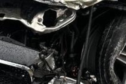 Imagen del vehículo accidentado en el que viajaba Miki Nadal