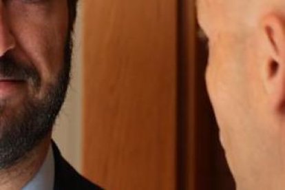 El portavoz de VOX en las Cortes, Juan García-Gallardo, y el portavoz adjunto, Carlos Menéndez.