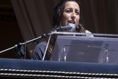 La capitana del Club Baloncesto Perfumerías Avenida, Silvia Domínguez, pronuncia el Pregón de las Fiestas de Salamanca.