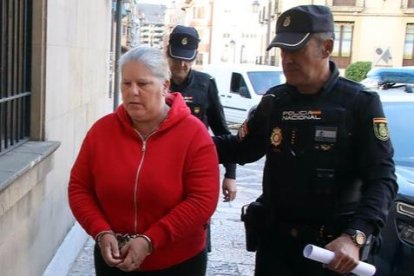 La Audiencia Provincial de León acoge el juicio de la mujer acusada de matar a su pareja en Villagarcía de la Vega.