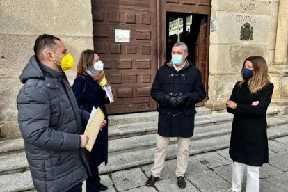 Registro de la candidatura de Por Ávila a las elecciones autonómicas del 13 de febrero. - ICAL