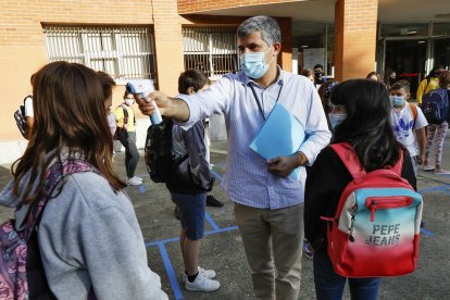 Primer día de clase en el IEs Ribera de Castilla. - JUAN MIGUEL LOSTAU