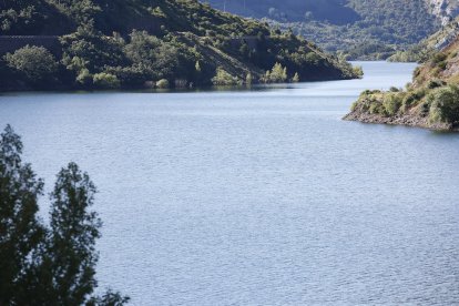 Pantano de Barrios de Luna (León). - ICAL