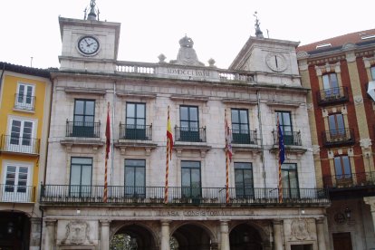 Fachada principal de la Casa Consistorial de la capital burgalesa.- E. M.