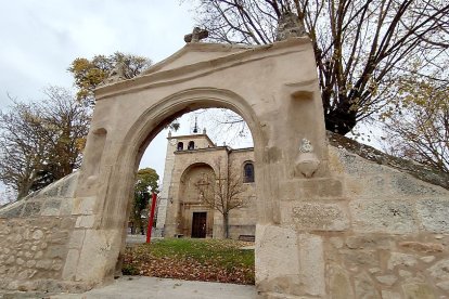 Iglesia de La Asunción, uno de los principales atractivos turísticos de Santa María de Ribarredonda. AYTTO