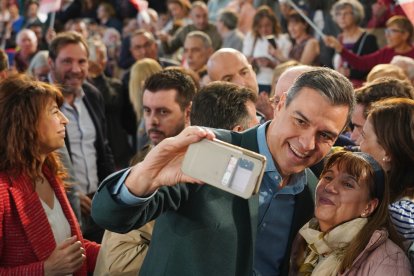 Pedro Sánchez, en Valladolid en el único mitin de campaña de las municipales de de mayo en la Comunidad.-ICAL