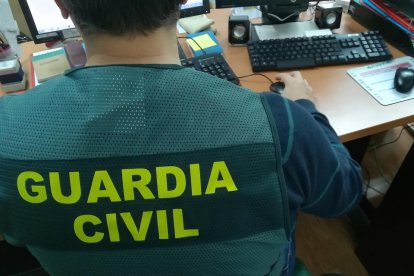 Imagen de archivo de un agente de la Guardia Civil. - GUARDIA CIVIL - Archivo