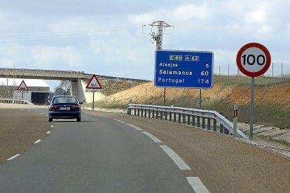 Carretera A-62 Valladolid-Salamanca. - JUAN MIGUEL LOSTAU