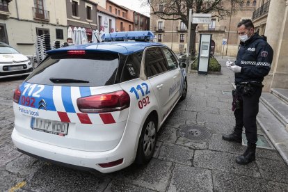 La Policía Local en el centro de León.- ICAL