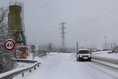 Nieve en el municipio de Velilla del río Carrión en Palencia.- ICAL