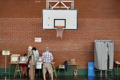 Electores votando el pasado domingo. ICAL