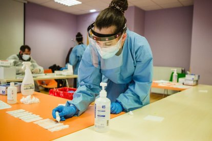 Atención primaria realiza test rápidos. - E. M.