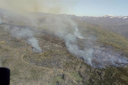 Imagen de archivo de un incendio en Castilla y León. EUROPA PRESS