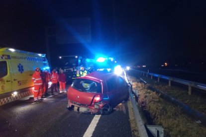 Estado del vehículo de un hombre de 33 años que falleció en un accidente en Cuéllar. -E.M.