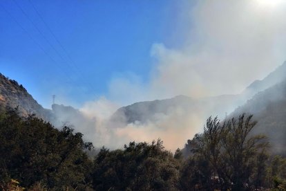 Incendio en Santa Lucía de Gordón (León).- E. M.