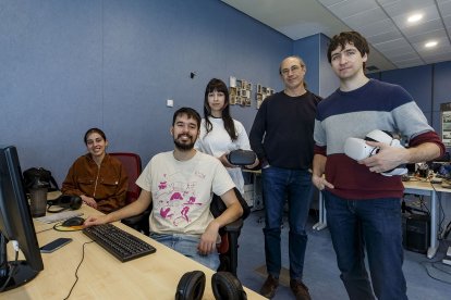 Imagen de los integrantes del grupo de investigación ‘Admirable’ de la Universidad de Burgos. TOMÁS ALONSO