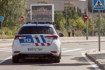 Coche de la Policía Local de Salamanca.- ICAL